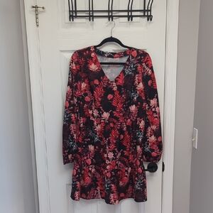 V-Neck Long Sleeve Floral Dress in Black and Red